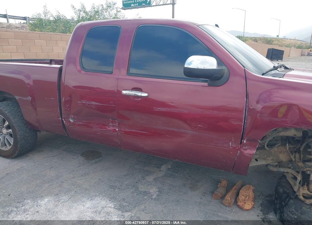2013 CHEVROLET SILVERADO 1500 LT VIN: 1GCRCSE01DZ138280