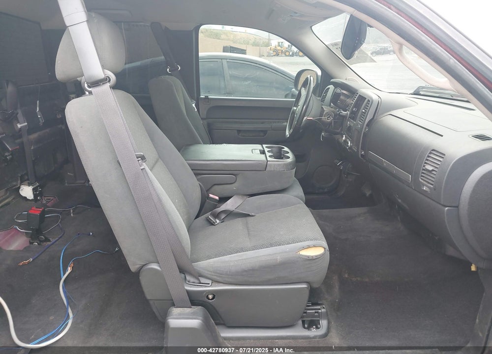 2013 CHEVROLET SILVERADO 1500 LT VIN: 1GCRCSE01DZ138280