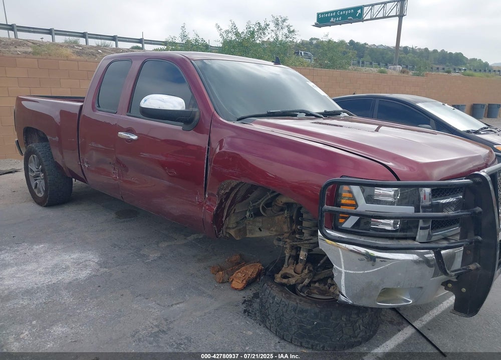2013 CHEVROLET SILVERADO 1500 LT VIN: 1GCRCSE01DZ138280