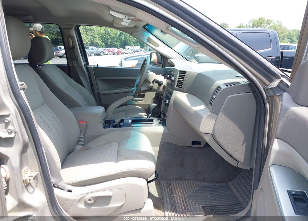 2005 JEEP GRAND CHEROKEE LAREDO VIN: 1J4GR48K05C707536
