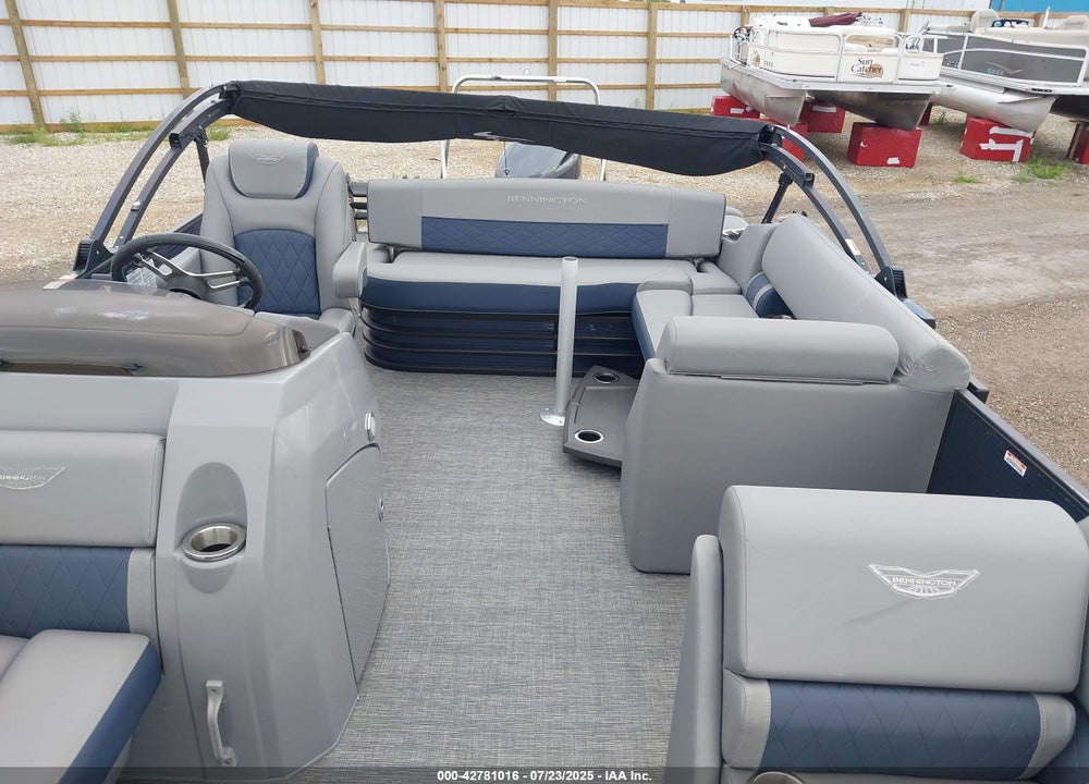 2025 BENNINGTON 22LSB PONTOON VIN: ETWR6273F425