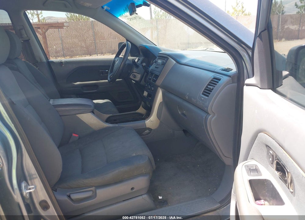 2006 HONDA PILOT LX VIN: 2HKYF18186H562552