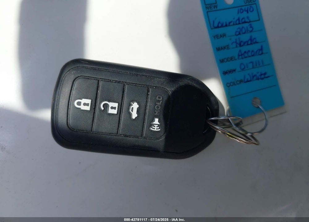 2013 HONDA ACCORD VIN: 1HGCR3F80DA017111
