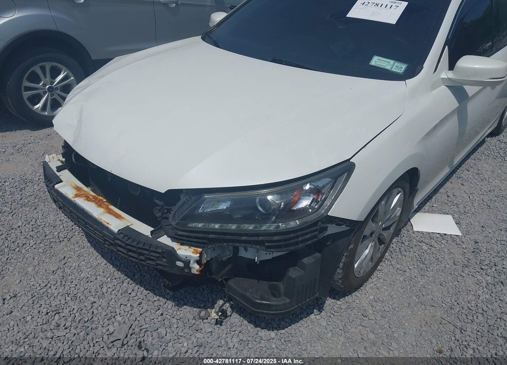 2013 HONDA ACCORD VIN: 1HGCR3F80DA017111