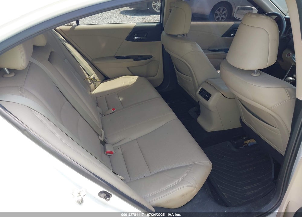 2013 HONDA ACCORD VIN: 1HGCR3F80DA017111