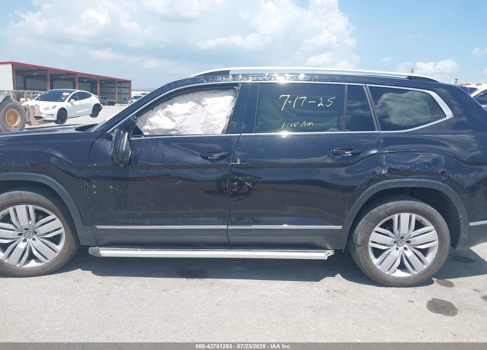 2018 VOLKSWAGEN ATLAS VIN: 1V2NR2CA2JC567210