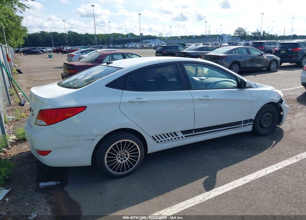 2016 HYUNDAI ACCENT VIN: KMHCT4AE0GU011469