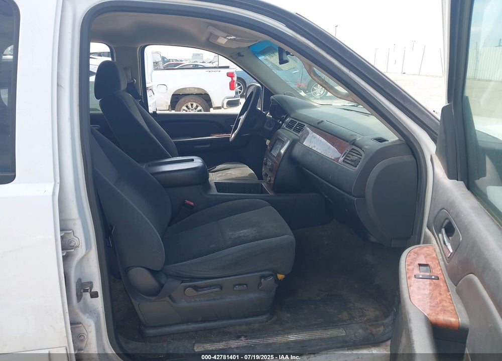 2008 CHEVROLET TAHOE VIN: 1GNFC13J28R231248