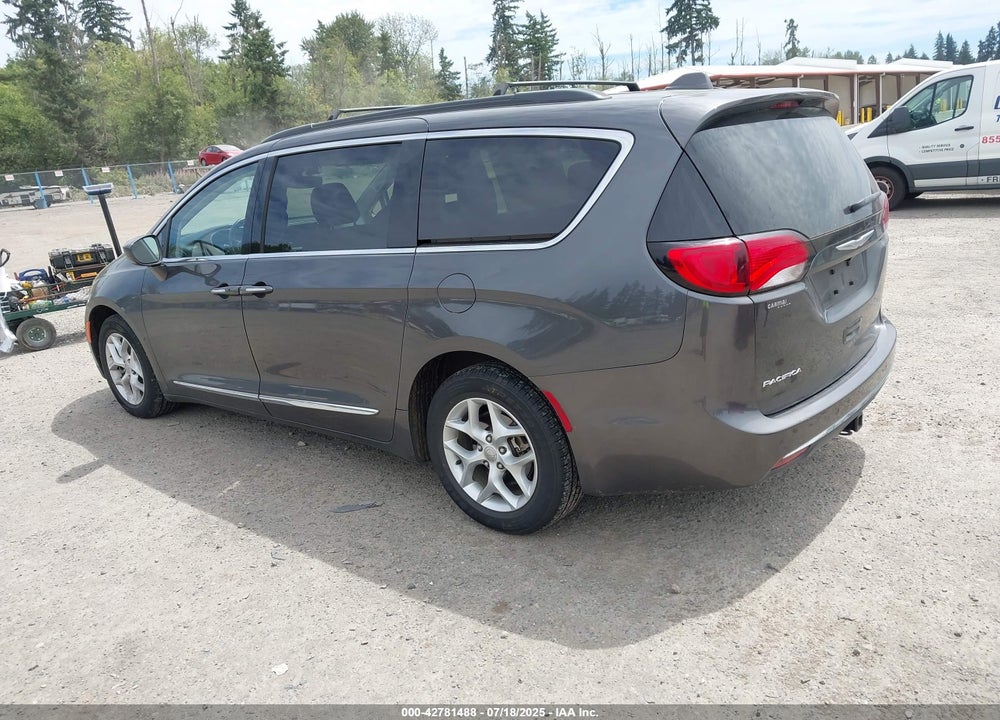2017 CHRYSLER PACIFICA TOURING L VIN: 2C4RC1BG6HR729703
