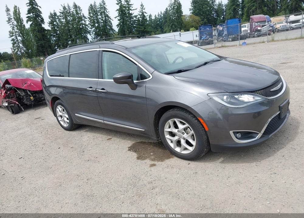 2017 CHRYSLER PACIFICA TOURING L VIN: 2C4RC1BG6HR729703