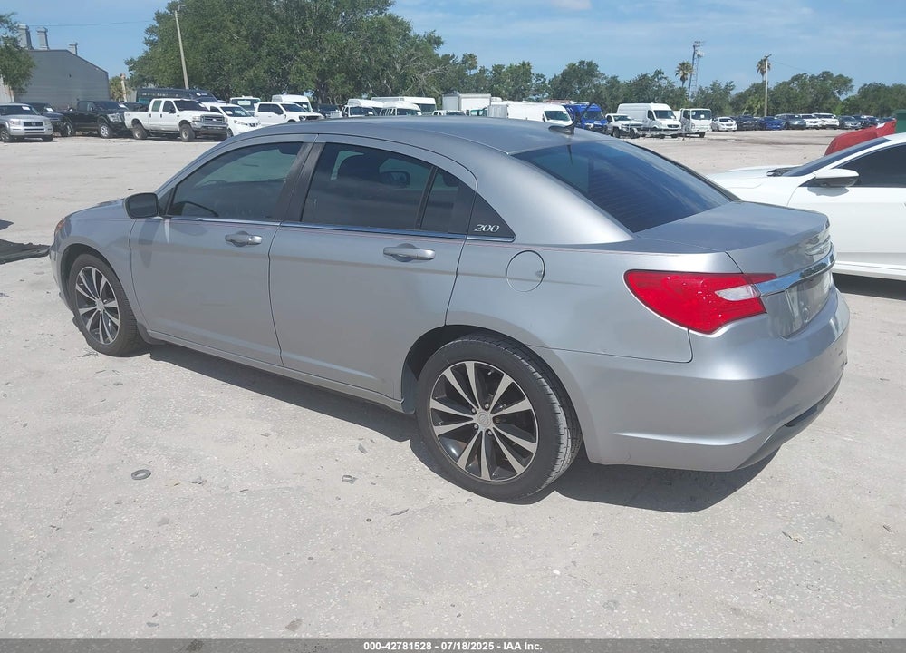 2013 CHRYSLER 200 VIN: 1C3CCBCG2DN510422