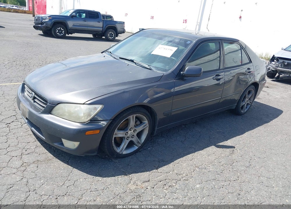 2001 LEXUS IS 300 VIN: JTHBD182X10022726