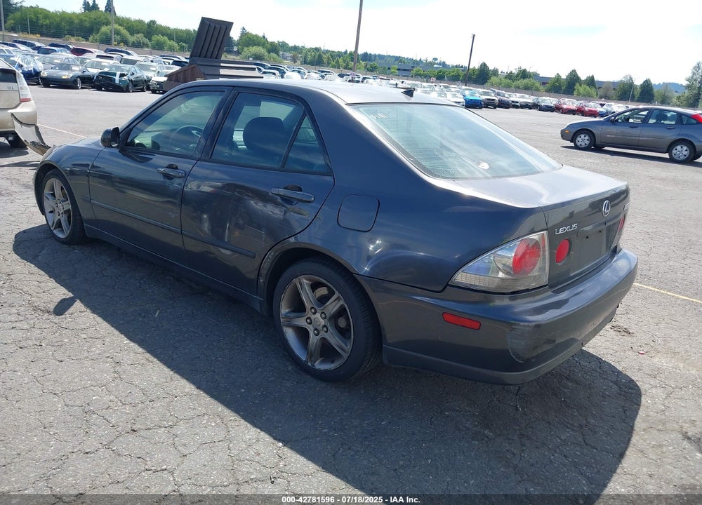 2001 LEXUS IS 300 VIN: JTHBD182X10022726