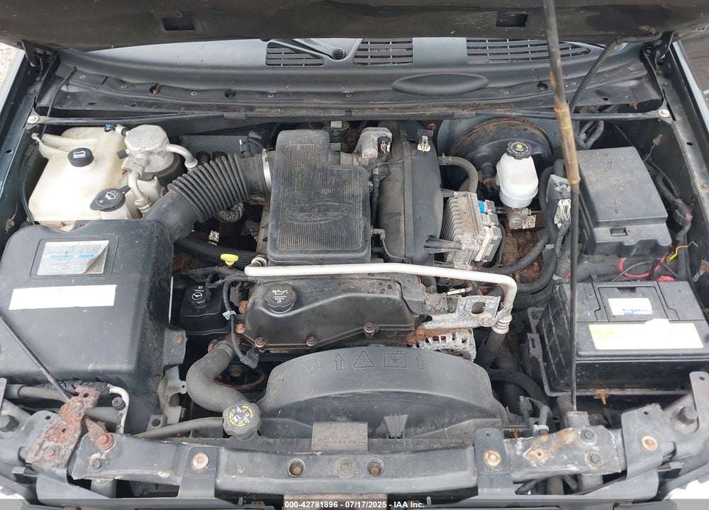 2004 GMC ENVOY XUV SLE VIN: 1GKET12S446138536