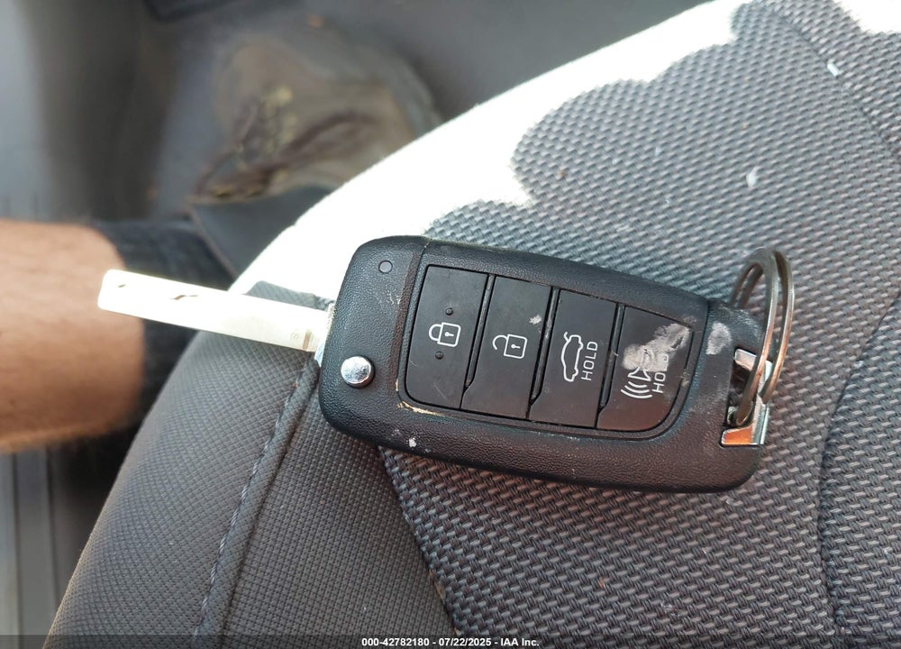 2024 HYUNDAI ELANTRA VIN: KMHLL4DG1RU821452