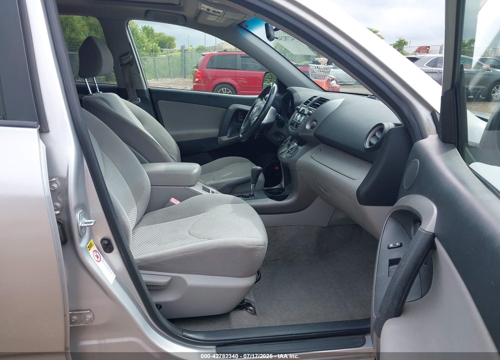 2008 TOYOTA RAV4 VIN: JTMBD31V586066982