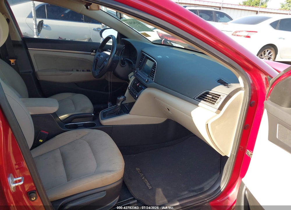2017 HYUNDAI ELANTRA VIN: KMHD84LF7HU141553