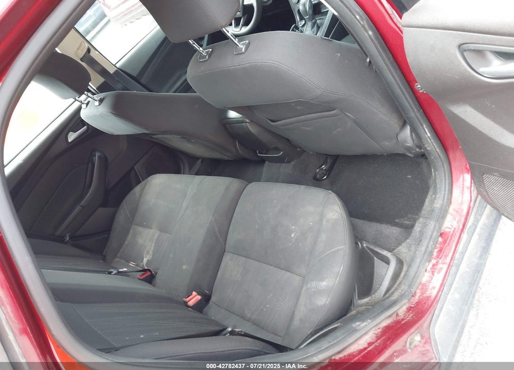 2017 FORD FOCUS SE VIN: 1FADP3K22HL262258