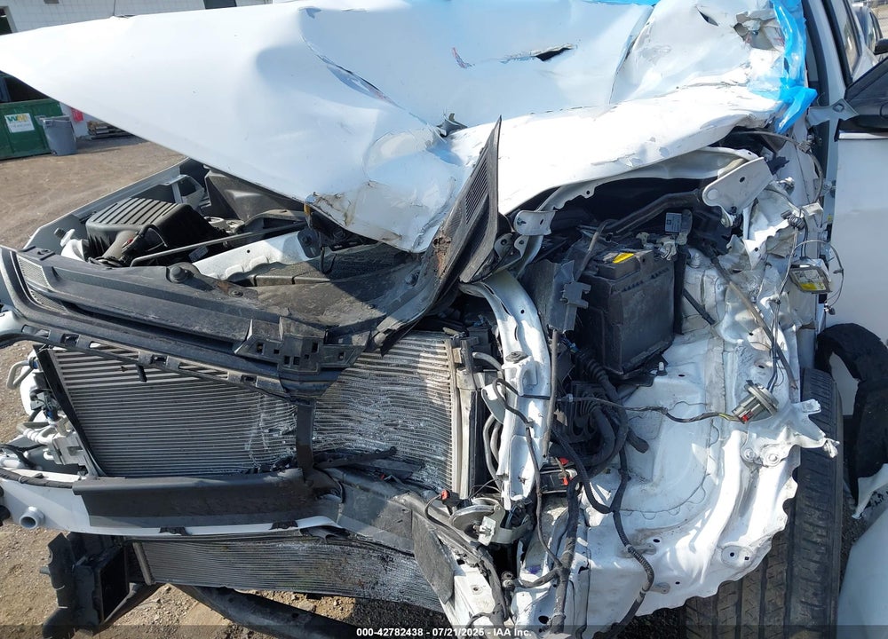 2019 CHEVROLET EQUINOX VIN: 2GNAXUEV0K6304717