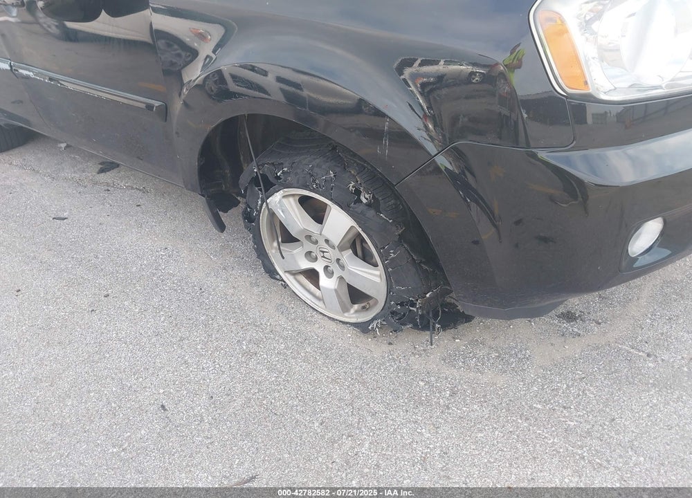 2011 HONDA PILOT VIN: 5FNYF4H61BB106351
