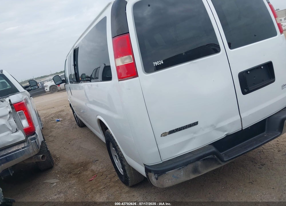 2017 CHEVROLET EXPRESS 3500 LT VIN: 1GAZGPFG6H1203750