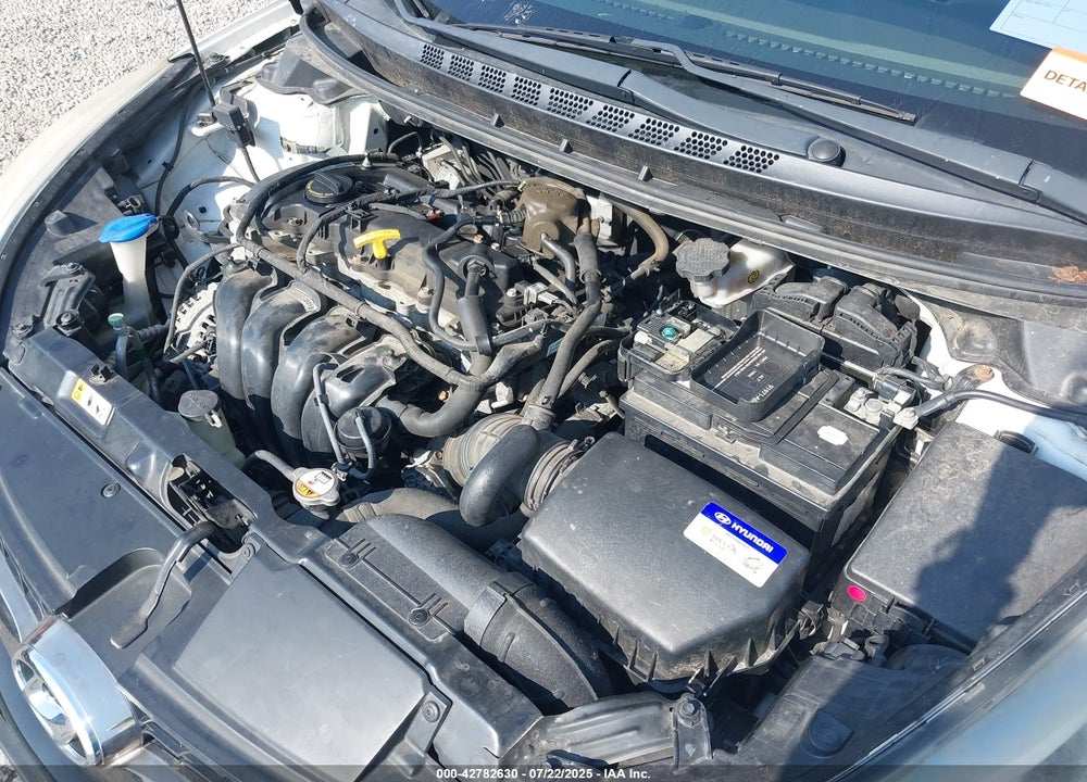 2014 HYUNDAI ELANTRA VIN: KMHDH6AHXEU027123