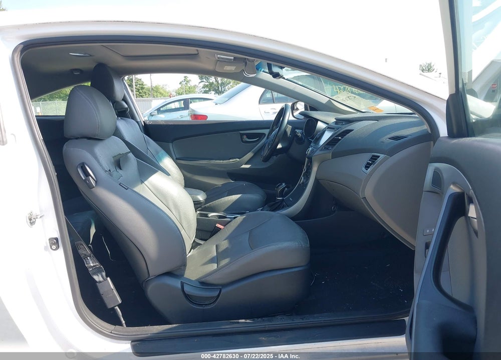 2014 HYUNDAI ELANTRA VIN: KMHDH6AHXEU027123