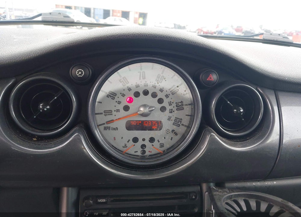 2006 MINI COOPER VIN: WMWRC33566TK73763