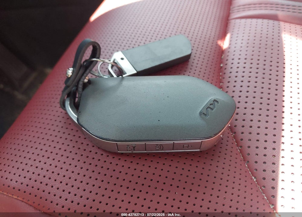 2025 KIA K5 VIN: KNAG64J78S5293083