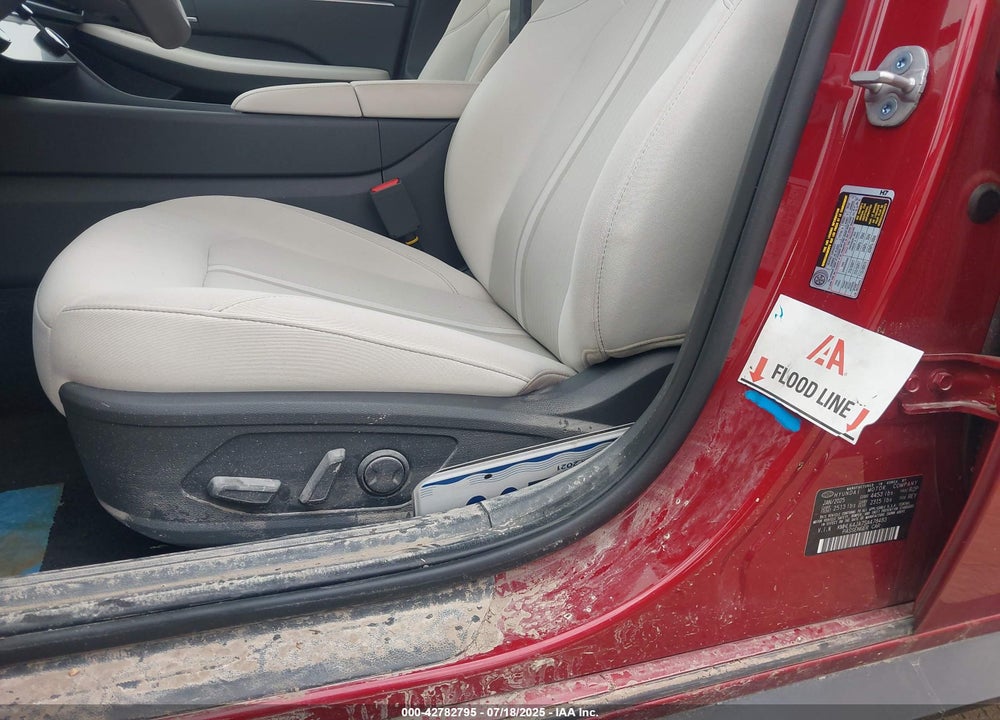 2025 HYUNDAI SONATA VIN: KMHL64JA7SA478483