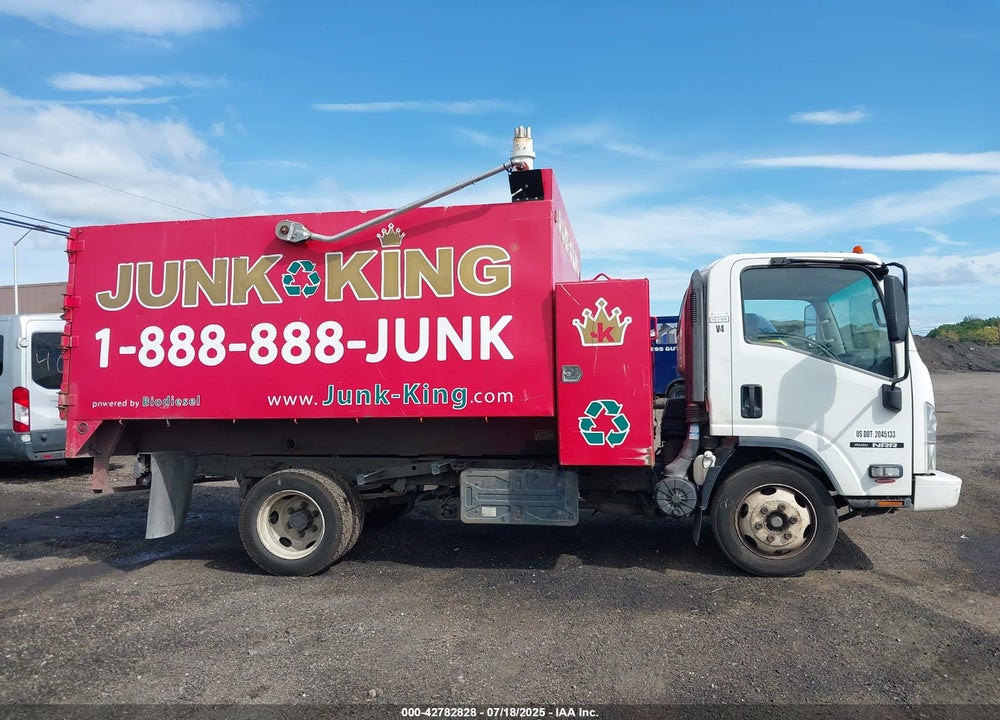 2017 ISUZU NRR DSL REG AT VIN: JALE5W163H7302719