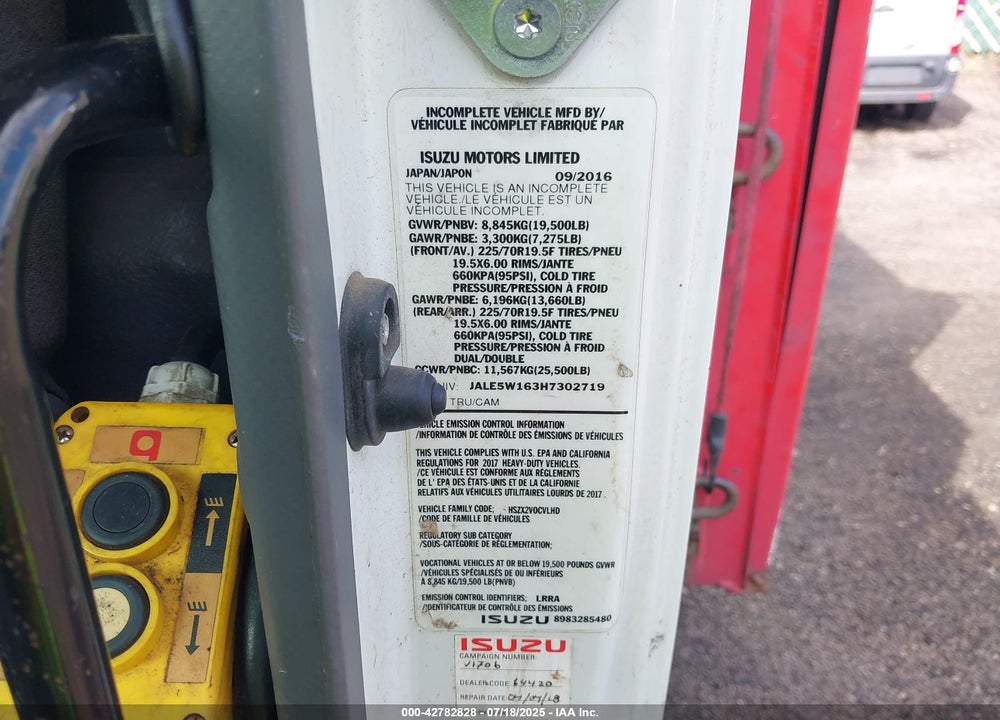 2017 ISUZU NRR DSL REG AT VIN: JALE5W163H7302719