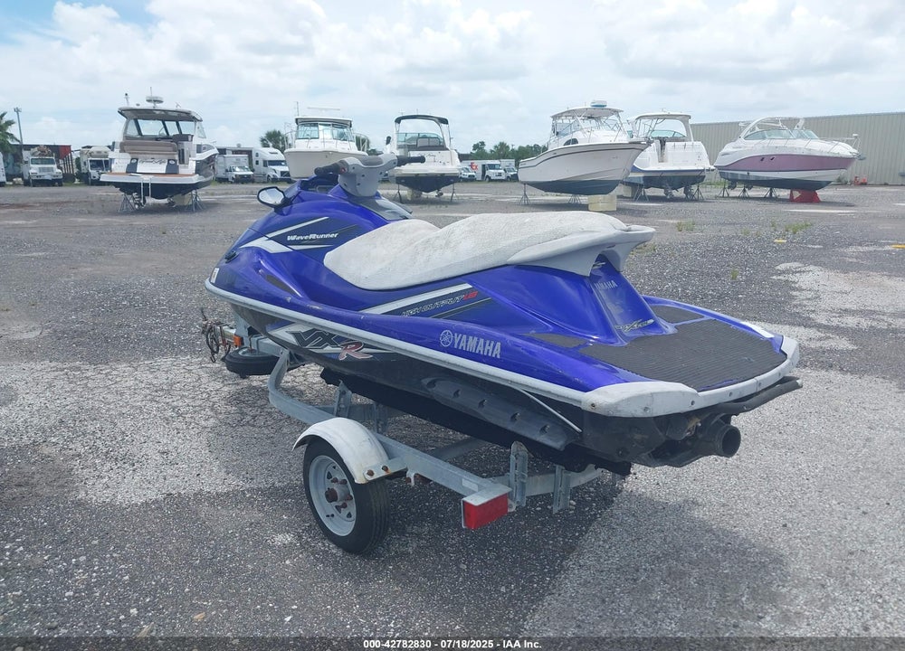 2011 YAMAHA WAVERUNNER VIN: YAMA2814K011