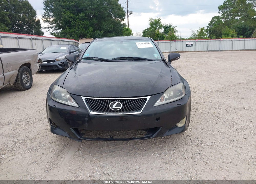 2009 LEXUS IS350 VIN: JTHBE262X92016415