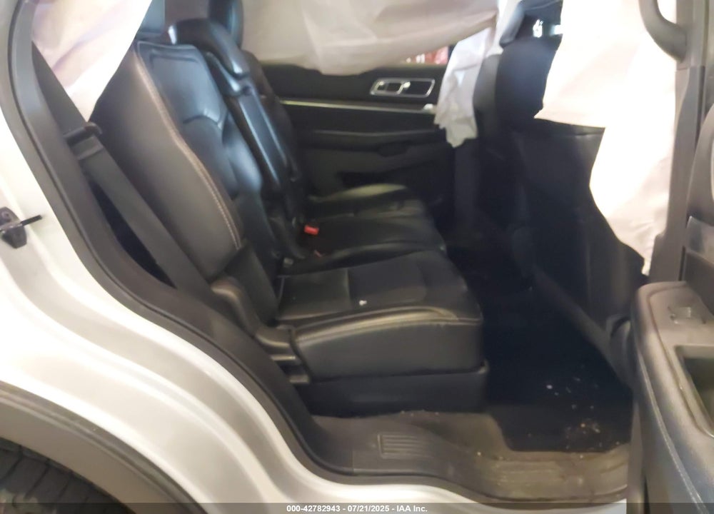 2016 FORD EXPLORER VIN: 1FM5K8F84GGC09556