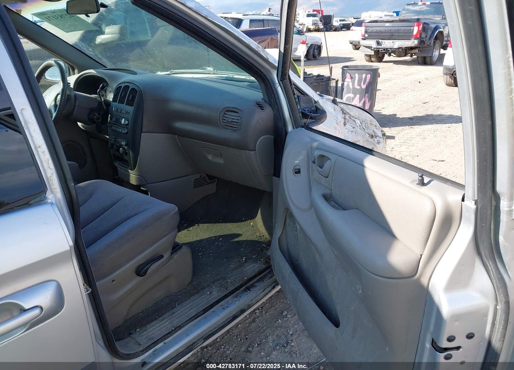 2002 DODGE GRAND CARAVAN SPORT VIN: 1B4GP44R92B611255