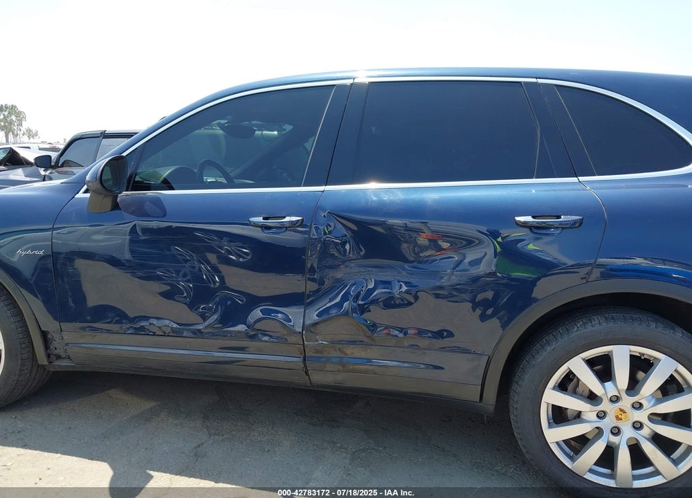 2012 PORSCHE CAYENNE VIN: WP1AE2A20CLA91421