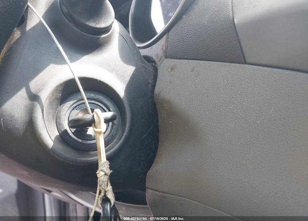 2014 HYUNDAI ELANTRA VIN: KMHDH4AE3EU142057