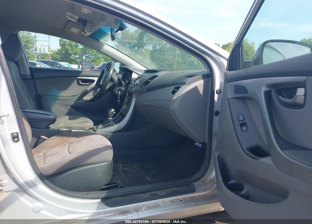2014 HYUNDAI ELANTRA VIN: KMHDH4AE3EU142057
