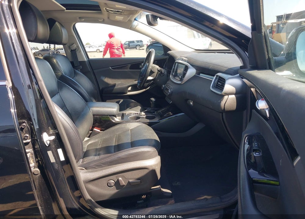 2019 KIA SORENTO VIN: 5XYPK4A51KG460839