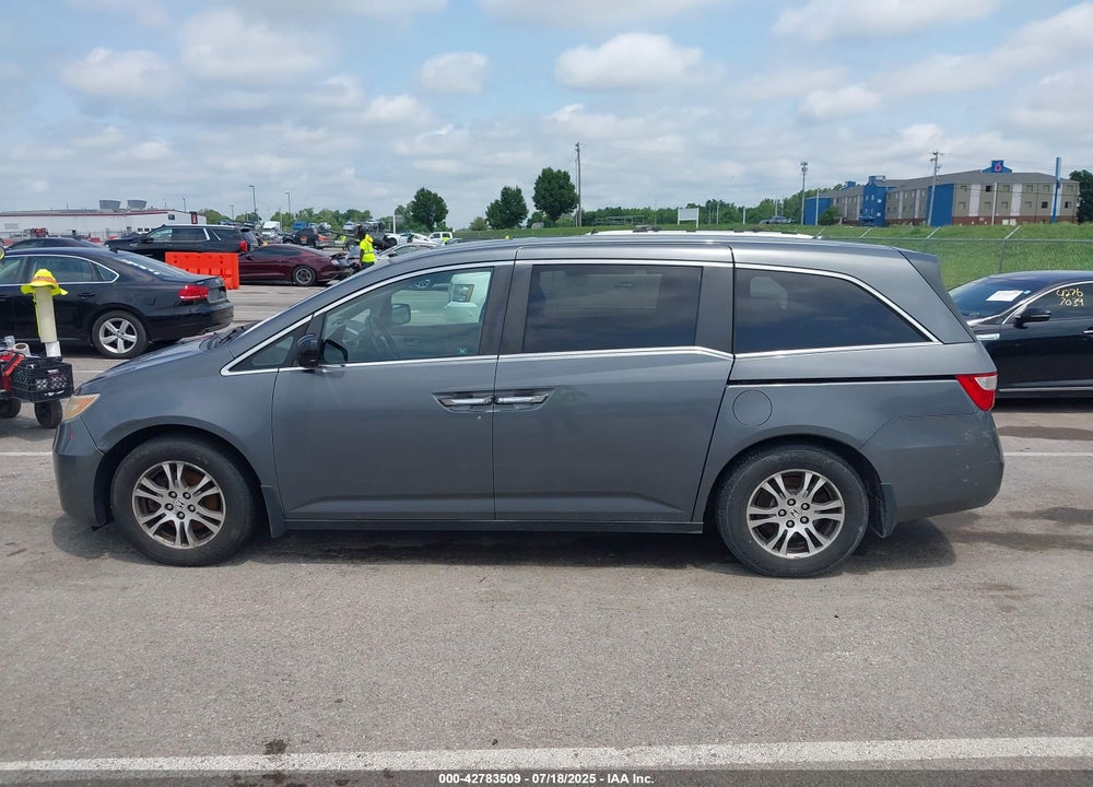 2011 HONDA ODYSSEY EX-L VIN: 5FNRL5H68BB062321