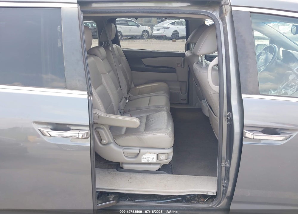 2011 HONDA ODYSSEY EX-L VIN: 5FNRL5H68BB062321