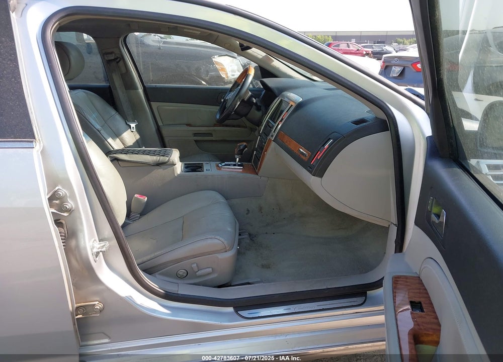 2011 CADILLAC STS VIN: 1G6DW6EDXB0122773