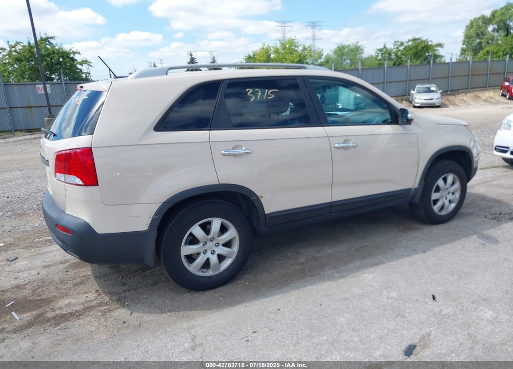 2011 KIA SORENTO LX VIN: 5XYKT4A17BG143166