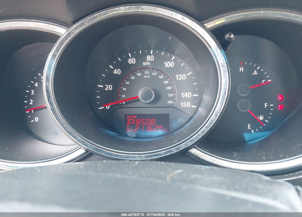 2011 KIA SORENTO LX VIN: 5XYKT4A17BG143166