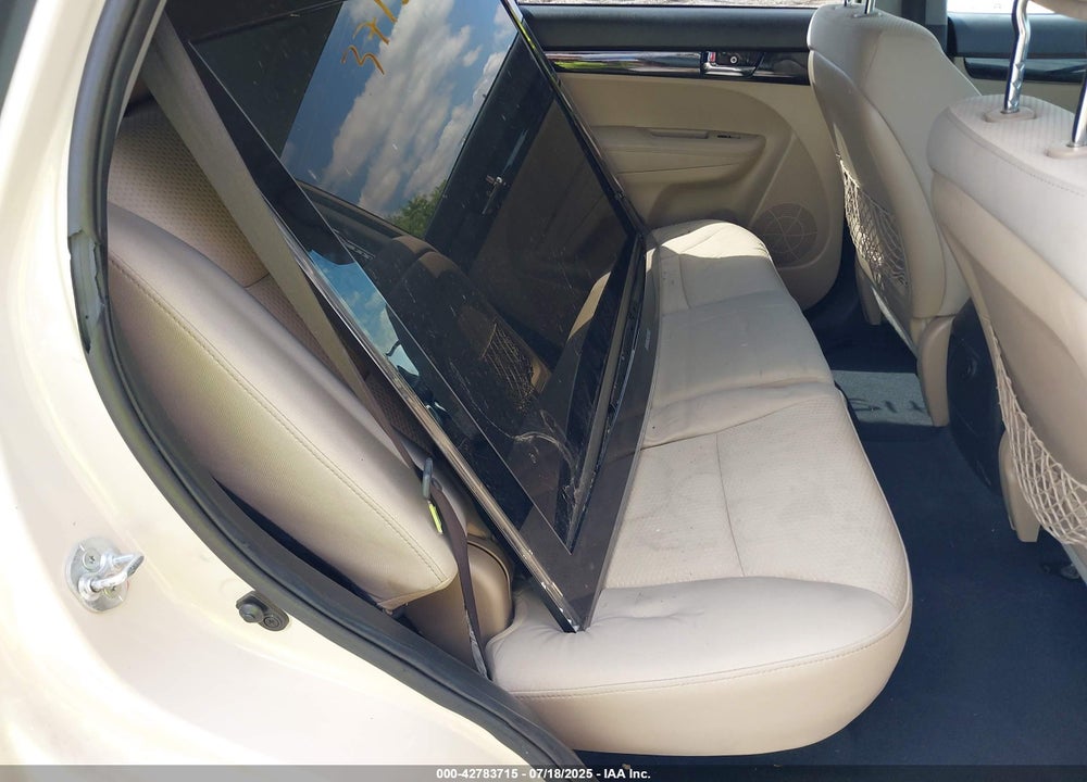 2011 KIA SORENTO LX VIN: 5XYKT4A17BG143166