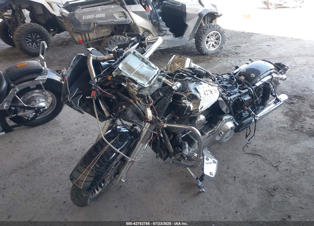 2012 HARLEY-DAVIDSON FLTRU ROAD GLIDE ULTRA VIN: 1HD1KGM17CB690007