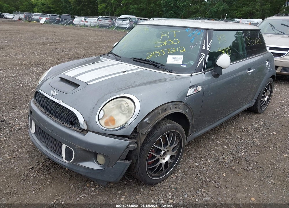 2007 MINI COOPER S VIN: WMWMF735X7TL87338