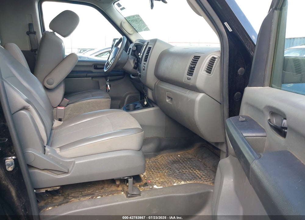 2019 NISSAN NV PASSENGER NV3500 HD S V6 VIN: 5BZBF0AA9KN850035