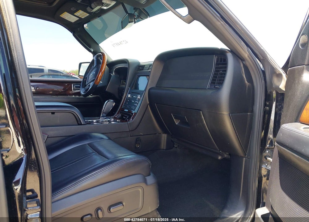 2017 LINCOLN NAVIGATOR VIN: 5LMJJ2HT1HEL12038